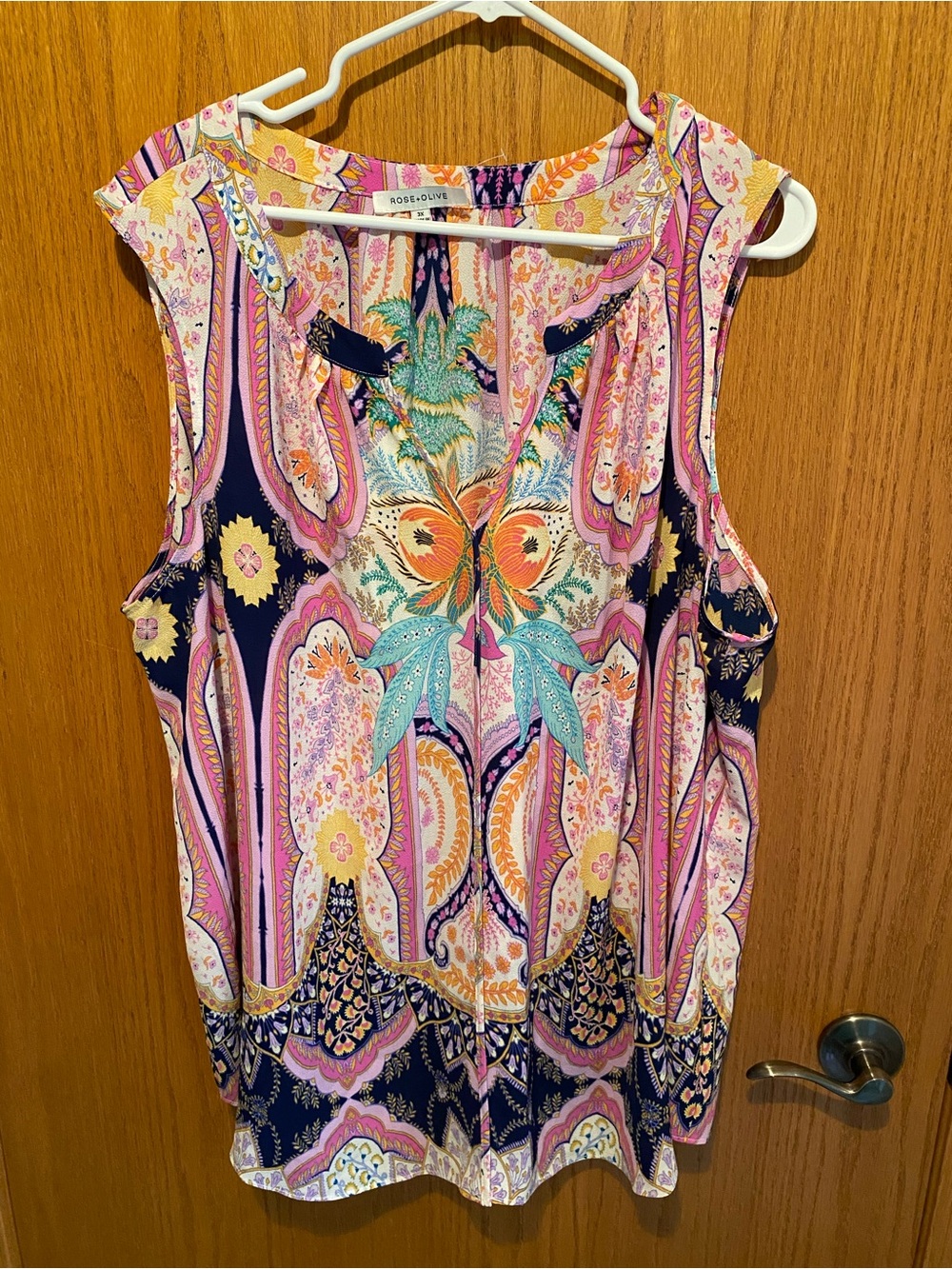 Rose & Olive Women’s Sleeveless Top